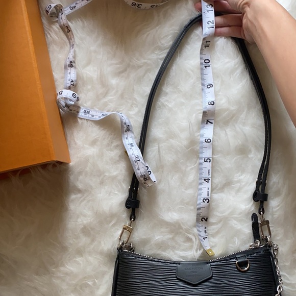 Louis Vuitton Easy Pouch on Strap - Picture 11 of 11